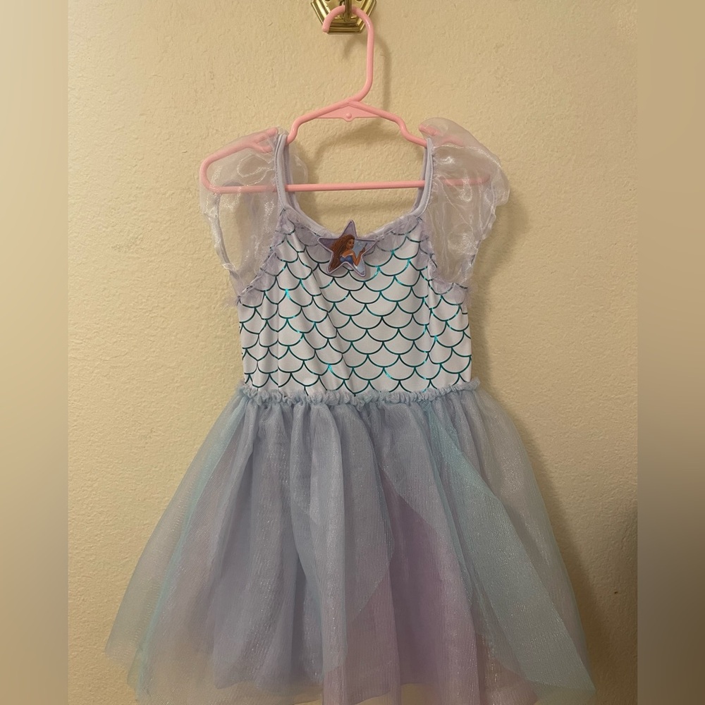 Slightly used Disney mermaid dress in a size 5t